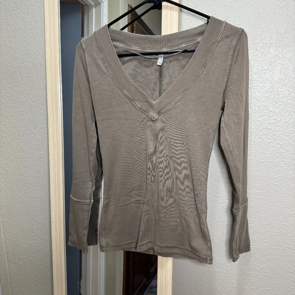 Army green ribbed free people long sleeve (Large)